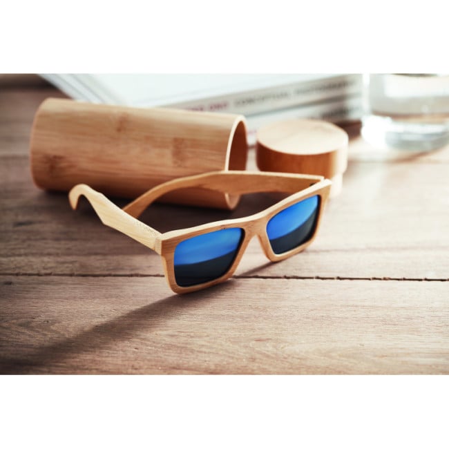 Lunettes de soleil bambou personnalise avec logo laboiteaobjets